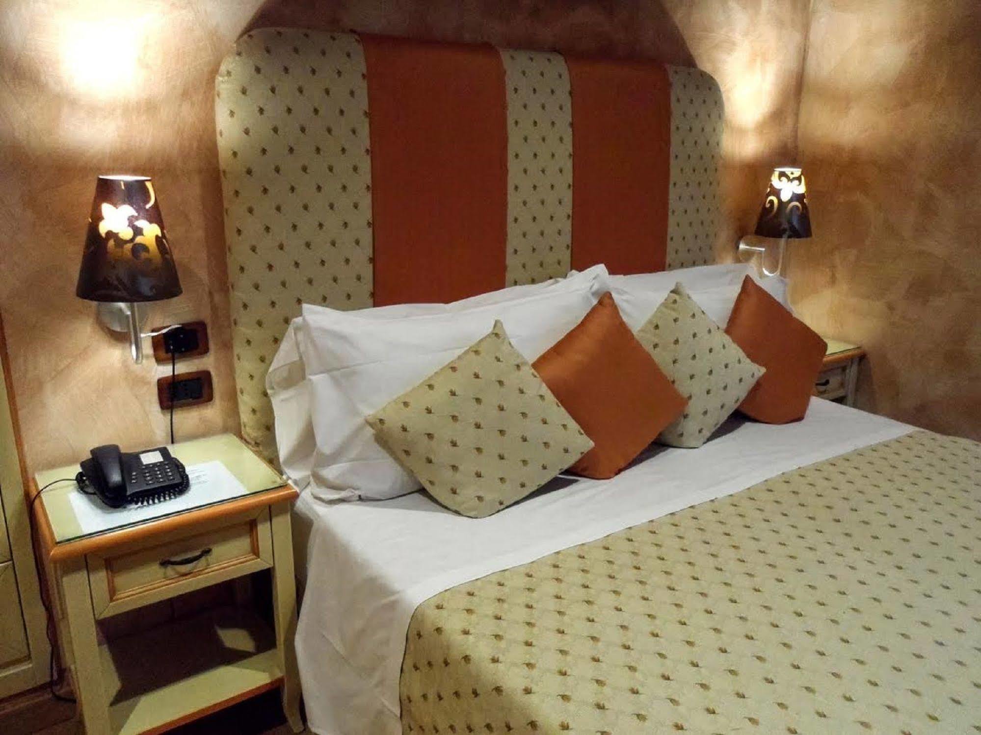 Condotti Rooms Rome Buitenkant foto
