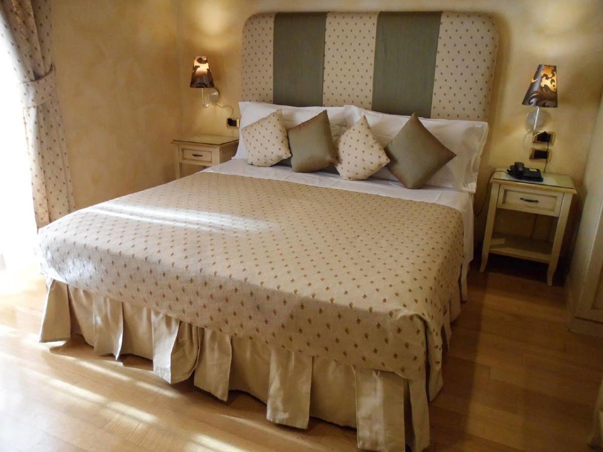 Condotti Rooms Rome Buitenkant foto